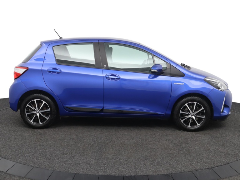 Toyota Yaris - 1.5 Hybrid Design 13