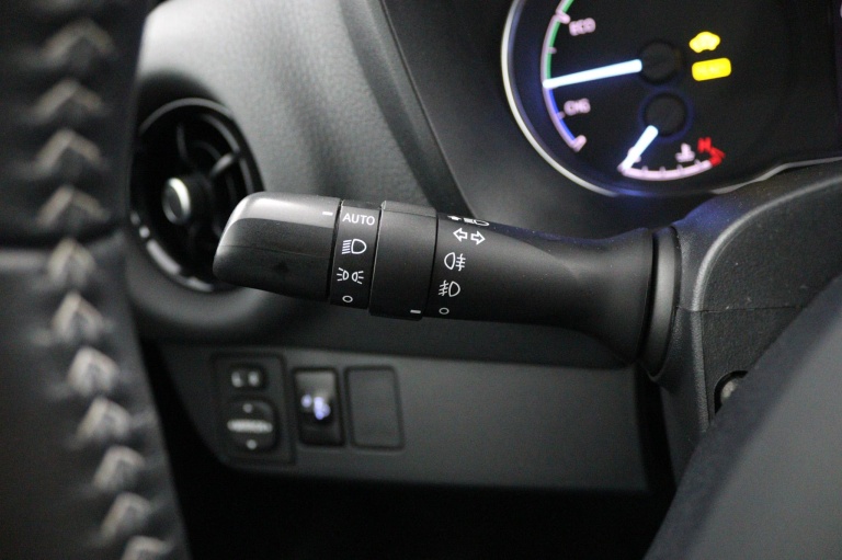 Toyota Yaris - 1.5 Hybrid Design 32