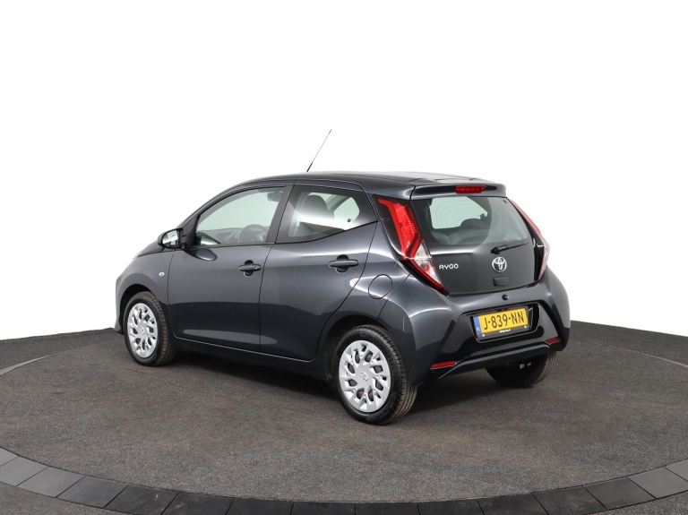 Toyota Aygo - 1.0 VVT-i x-play 12
