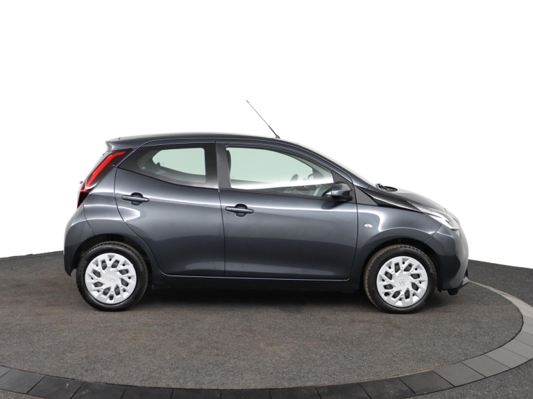 Toyota Aygo - 1.0 VVT-i x-play 13