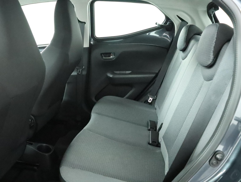 Toyota Aygo - 1.0 VVT-i x-play 18