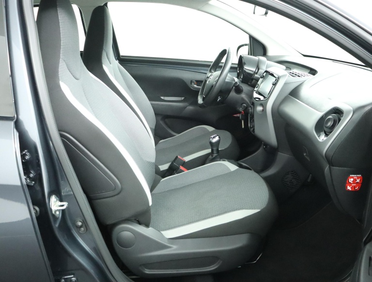 Toyota Aygo - 1.0 VVT-i x-play 22