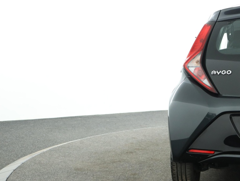 Toyota Aygo - 1.0 VVT-i x-play 40