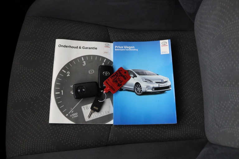 Toyota Prius Wagon - 1.8 Aspiration 11