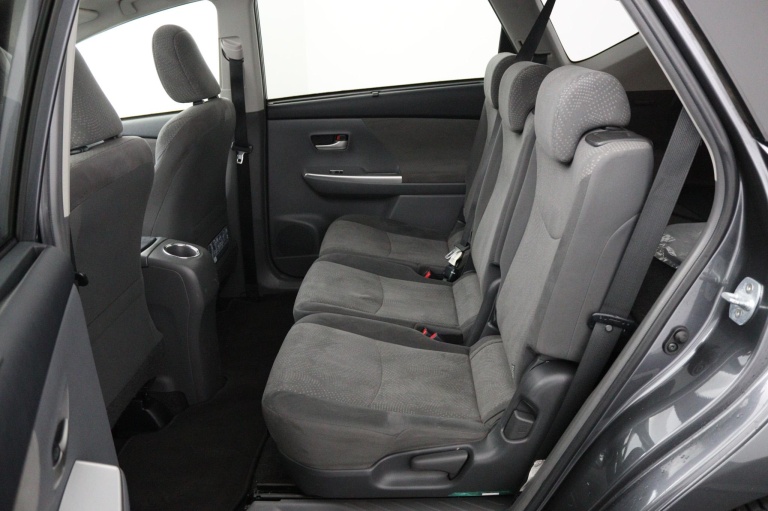 Toyota Prius Wagon - 1.8 Aspiration 18