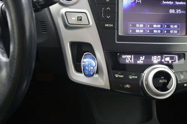 Toyota Prius Wagon - 1.8 Aspiration 29