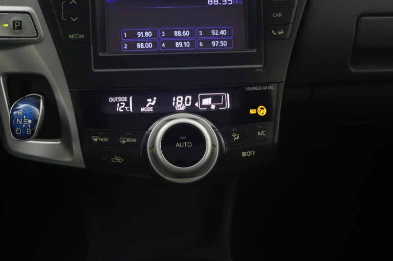 Toyota Prius Wagon - 1.8 Aspiration 7