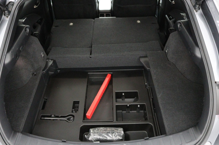 Lexus UX - 250h Preference Line 32