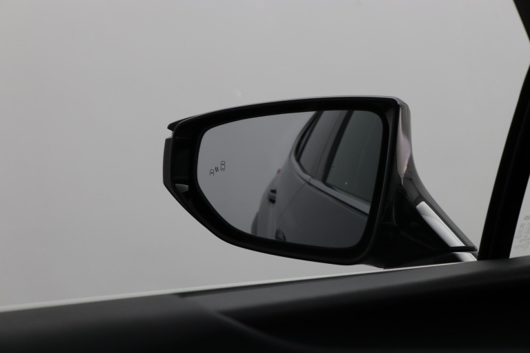 Lexus UX - 250h Preference Line 35