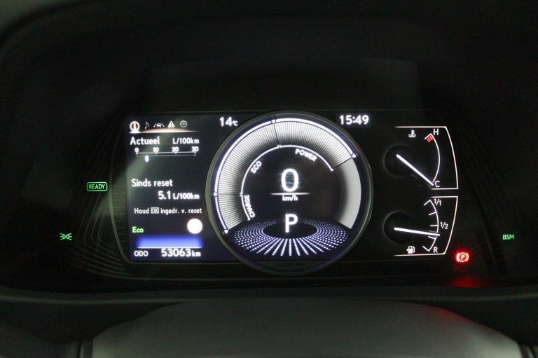 Lexus UX - 250h Preference Line 6