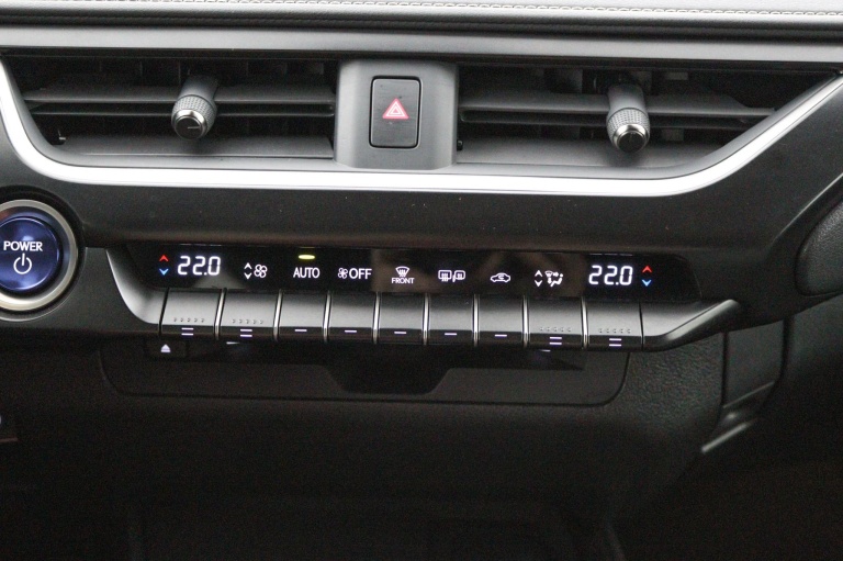 Lexus UX - 250h Preference Line 7