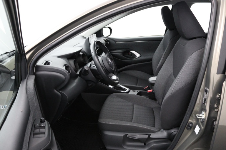 Toyota Yaris - 1.5 Hybrid Dynamic 16