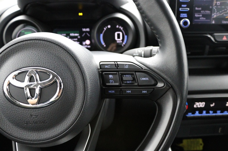 Toyota Yaris - 1.5 Hybrid Dynamic 19