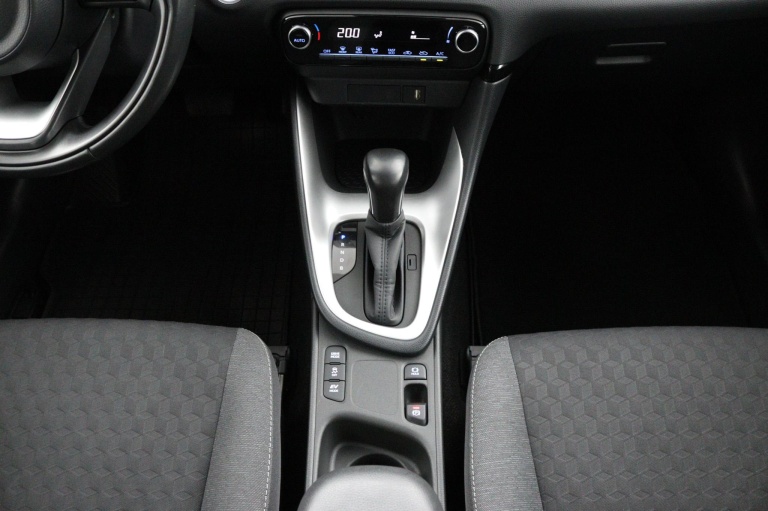 Toyota Yaris - 1.5 Hybrid Dynamic 26