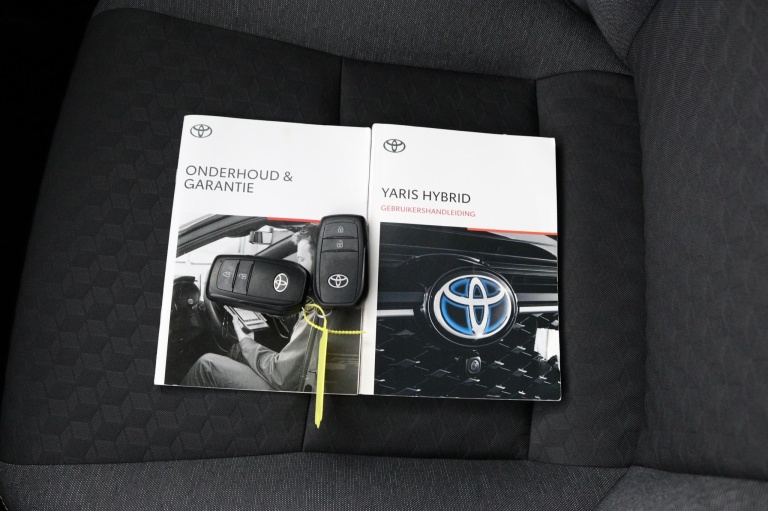 Toyota Yaris - 1.5 Hybrid Dynamic 9