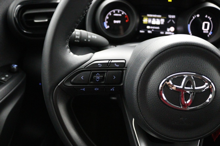 Toyota Yaris Cross - 1.5 VVT-I Benzine 19