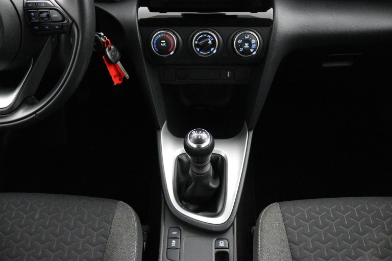 Toyota Yaris Cross - 1.5 VVT-I Benzine 26