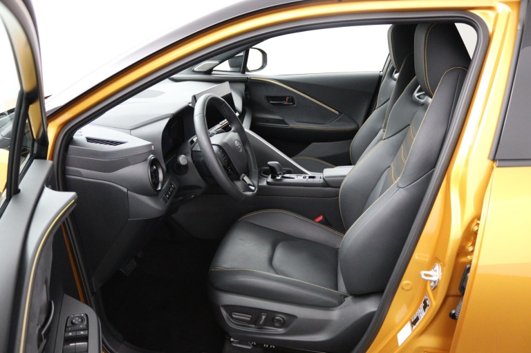 Toyota C-HR - 2.0 Plug-in Hybrid 220 Première Edition 17