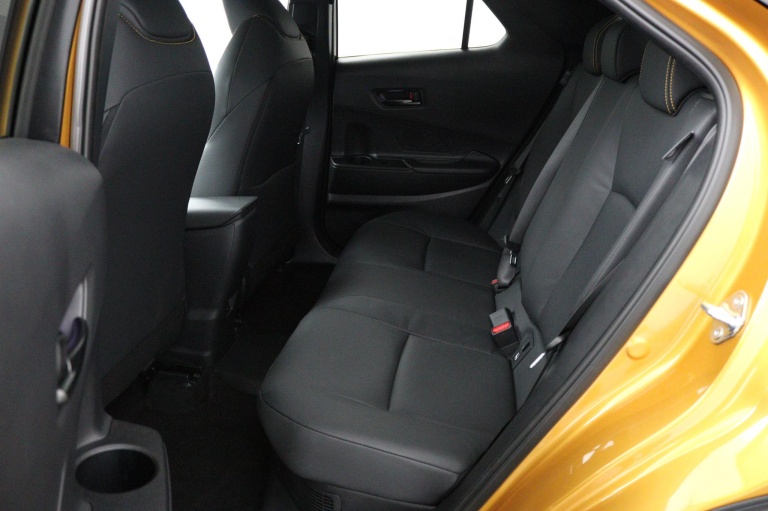 Toyota C-HR - 2.0 Plug-in Hybrid 220 Première Edition 18