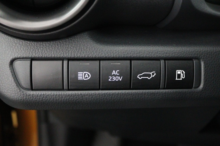 Toyota C-HR - 2.0 Plug-in Hybrid 220 Première Edition 29