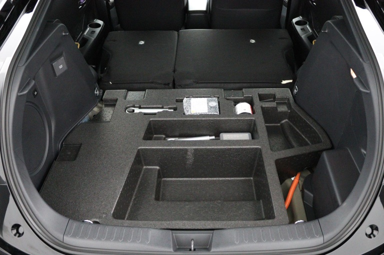 Toyota C-HR - 2.0 Plug-in Hybrid 220 Première Edition 33