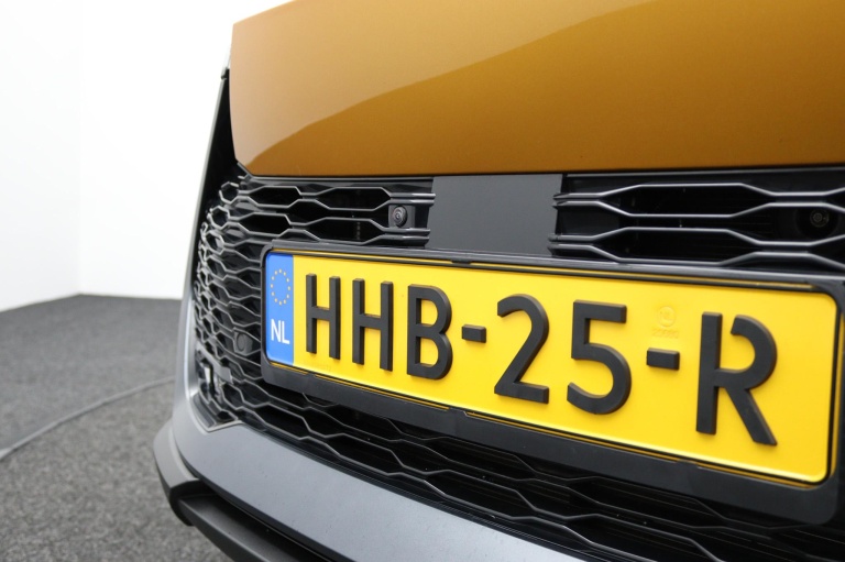 Toyota C-HR - 2.0 Plug-in Hybrid 220 Première Edition 36