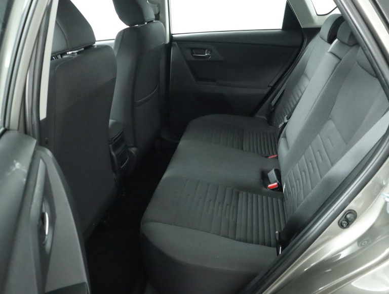 Toyota Auris - 1.2T Aspiration 17