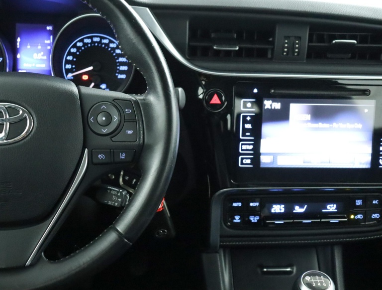 Toyota Auris - 1.2T Aspiration 19