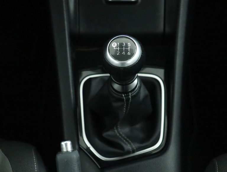 Toyota Auris - 1.2T Aspiration 26