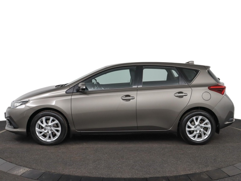 Toyota Auris - 1.2T Aspiration 3