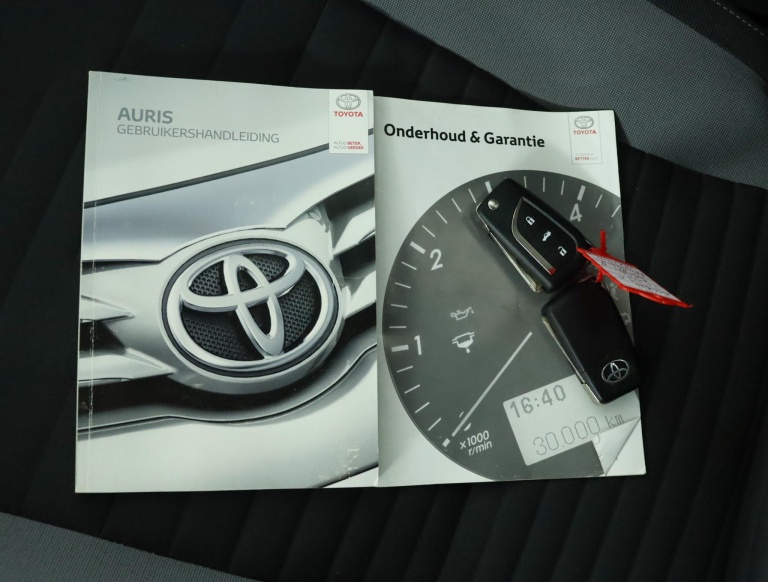 Toyota Auris - 1.2T Aspiration 9