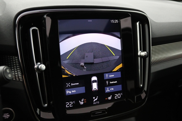 Volvo XC40 - 2.0 B4 R-Design 18