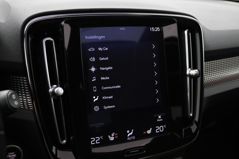 Volvo XC40 - 2.0 B4 R-Design 21