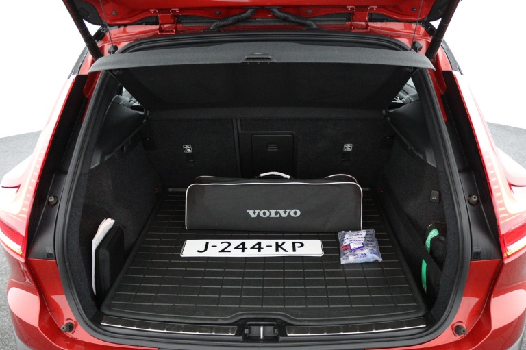 Volvo XC40 - 2.0 B4 R-Design 28