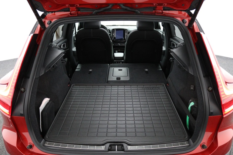 Volvo XC40 - 2.0 B4 R-Design 31