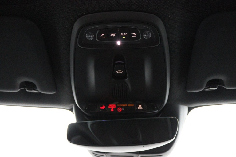 Volvo XC40 - 2.0 B4 R-Design 35