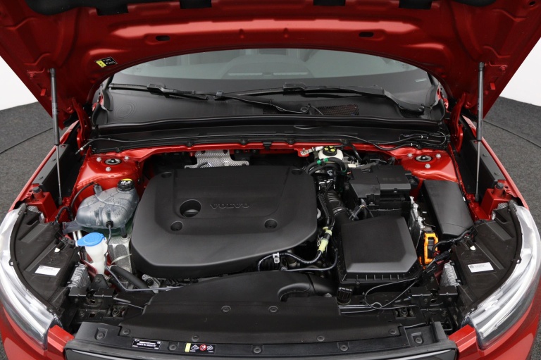 Volvo XC40 - 2.0 B4 R-Design 37