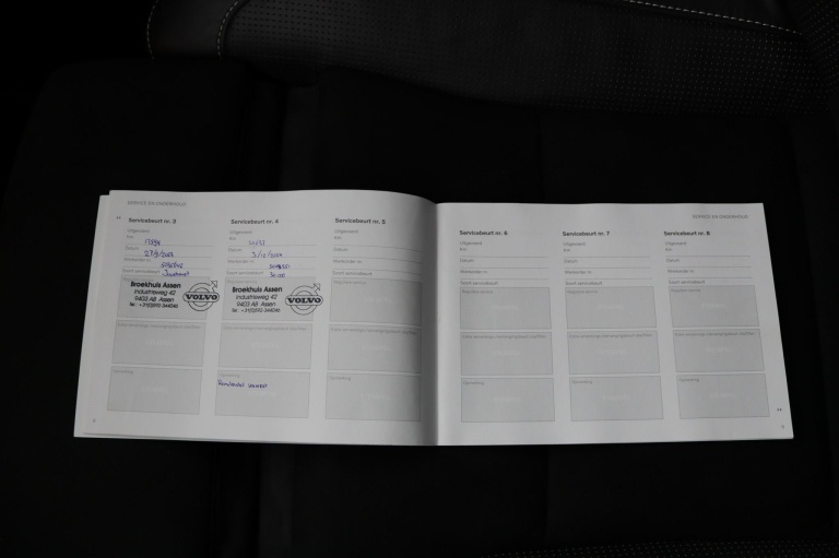 Volvo XC40 - 2.0 B4 R-Design 44