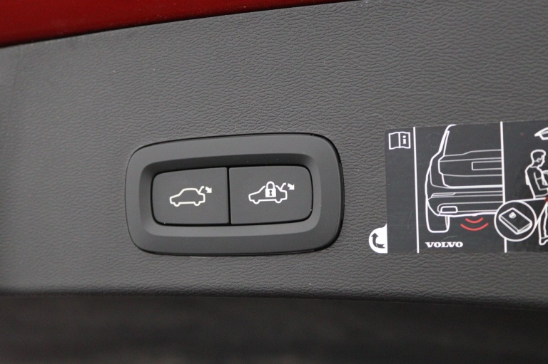 Volvo XC40 - 2.0 B4 R-Design 49