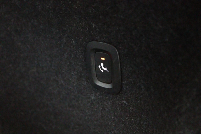 Volvo XC40 - 2.0 B4 R-Design 51