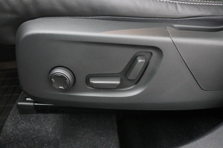 Volvo XC40 - 2.0 B4 R-Design 52