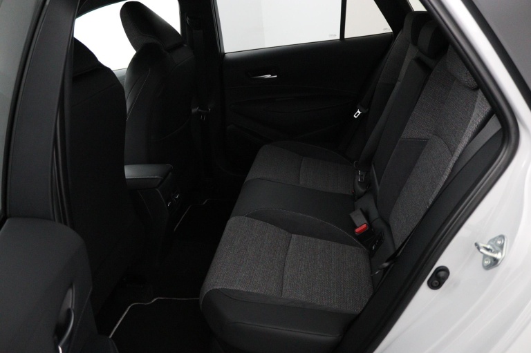 Toyota Corolla - Hybrid 140 Dynamic 16