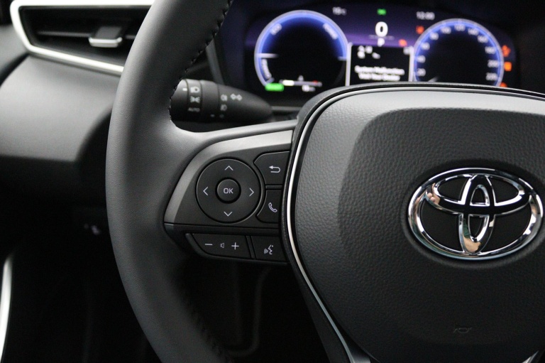 Toyota Corolla - Hybrid 140 Dynamic 17