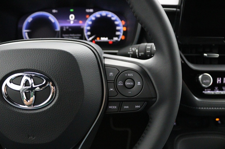 Toyota Corolla - Hybrid 140 Dynamic 18