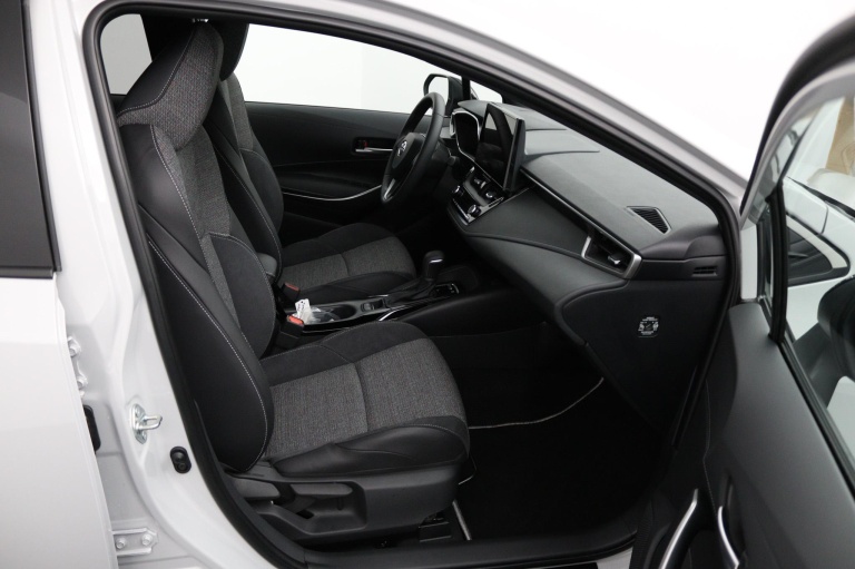 Toyota Corolla - Hybrid 140 Dynamic 19