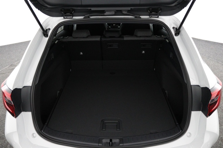 Toyota Corolla - Hybrid 140 Dynamic 24