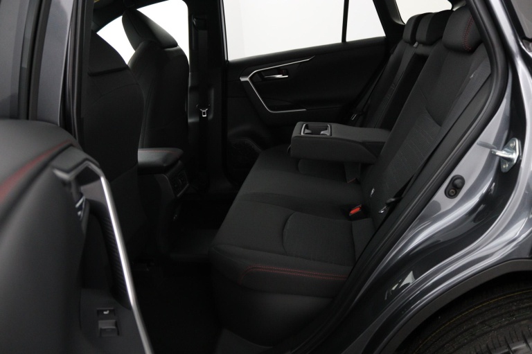 Toyota RAV4 - 2.5 Plug-in Hybrid AWD Dynamic 36