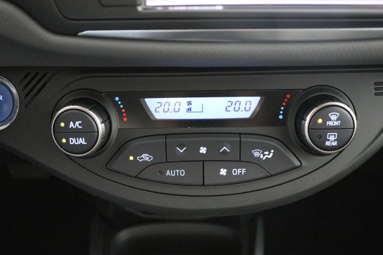 Toyota Yaris - 1.5 Hybrid Lease 7