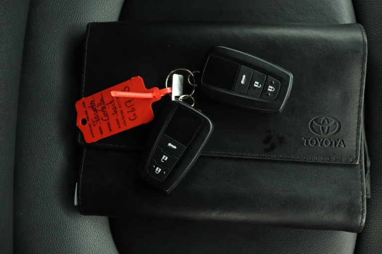 Toyota Corolla - 1.8 Hybrid Executive 11