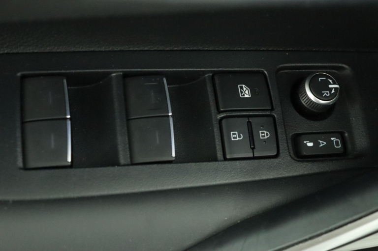 Toyota Corolla - 1.8 Hybrid Executive 29